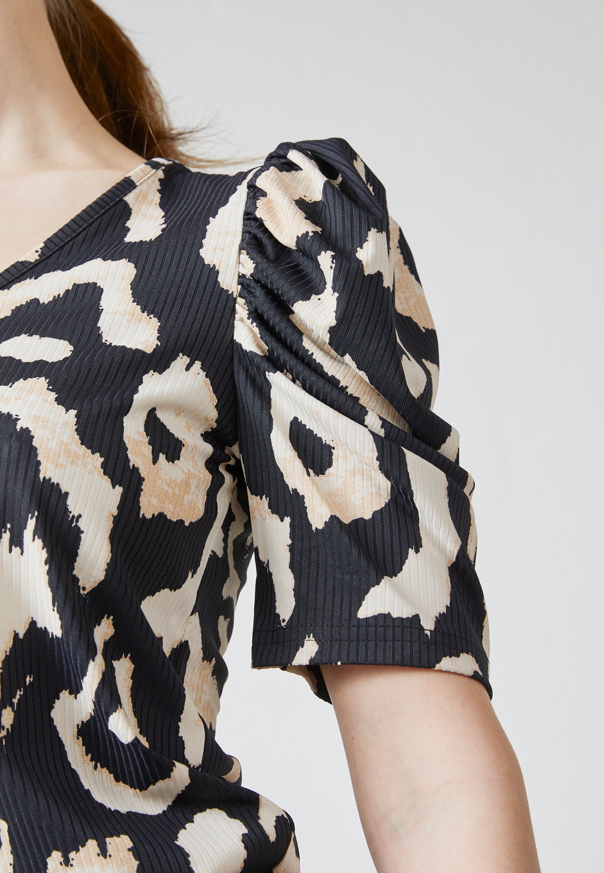 Vya Short Sleeve V-Neck Top - Graphic