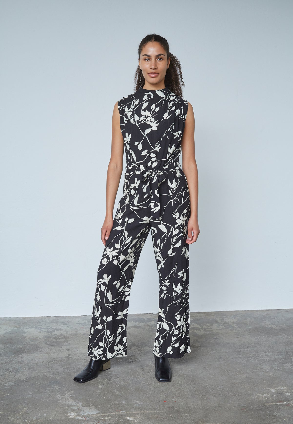 Guto Jumpsuit - Black/Flower