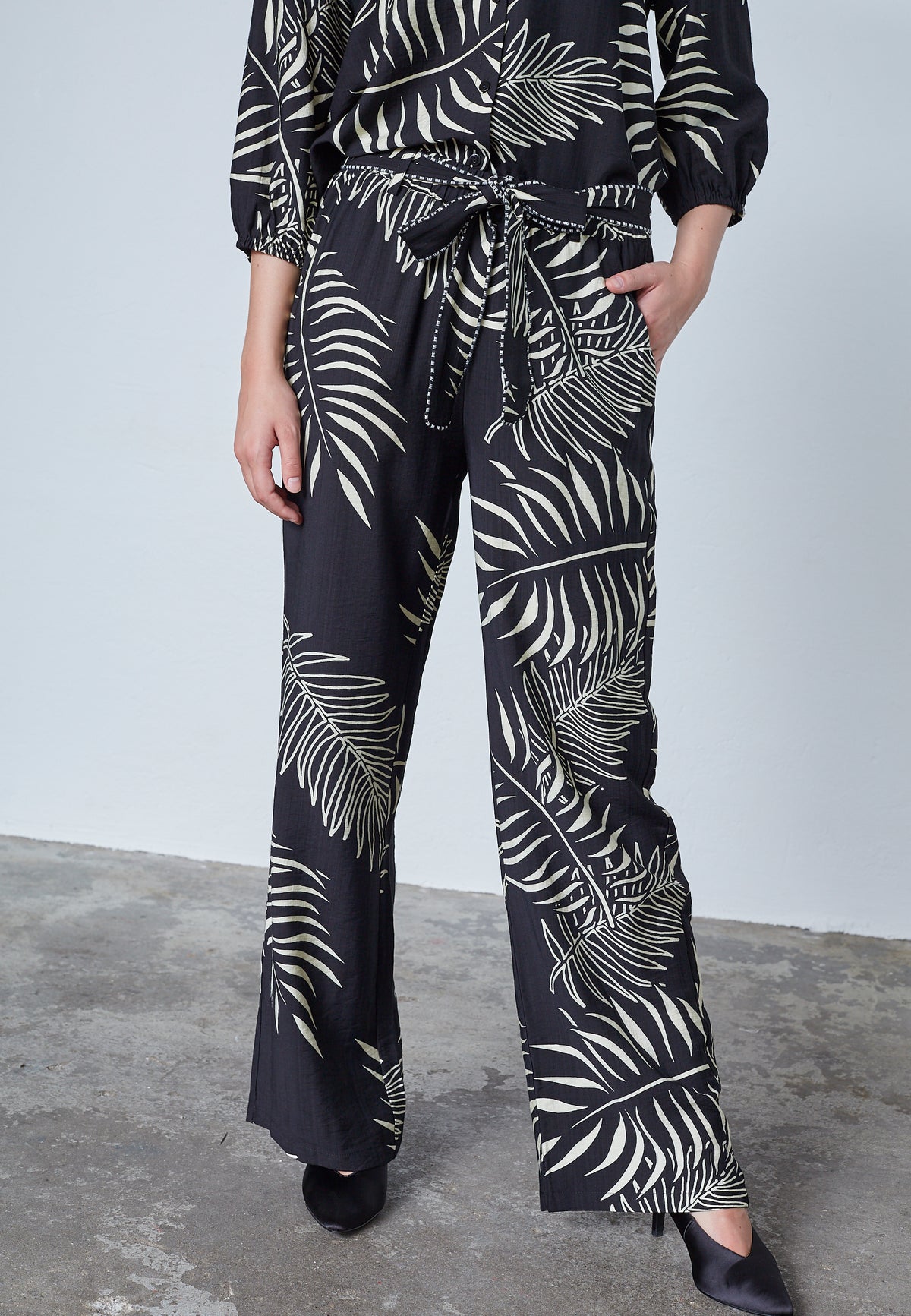 Ella Pant - Black Leaf