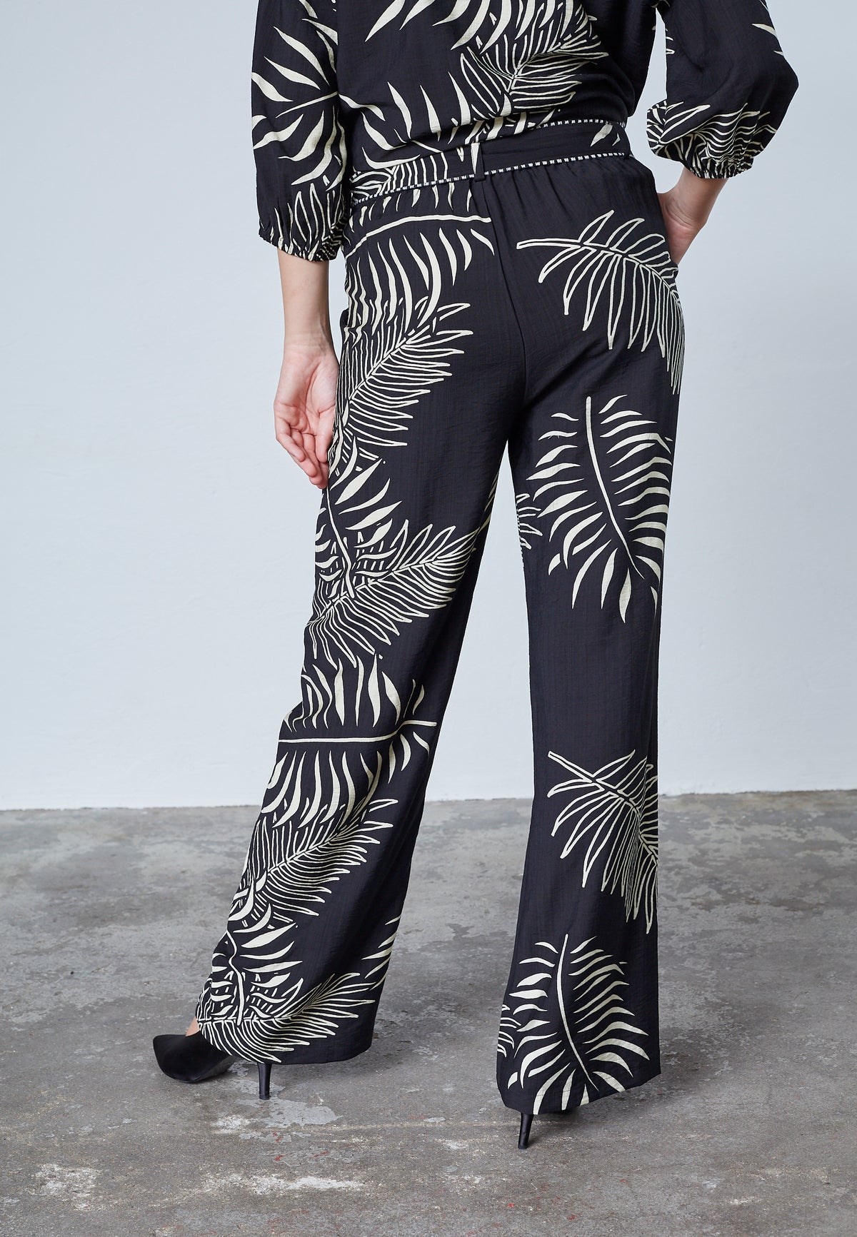 Ella Pant - Black Leaf