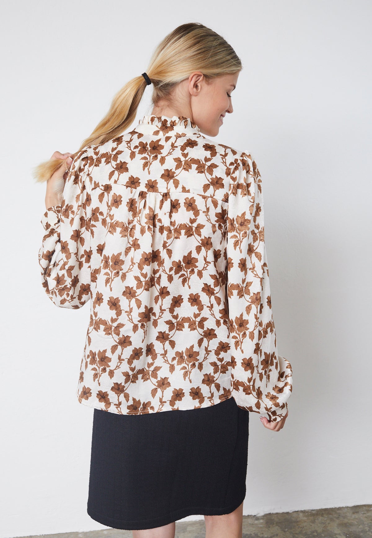 Virsa Shirt - Cognac Flower