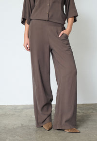 Verina Pant - Dark Earth