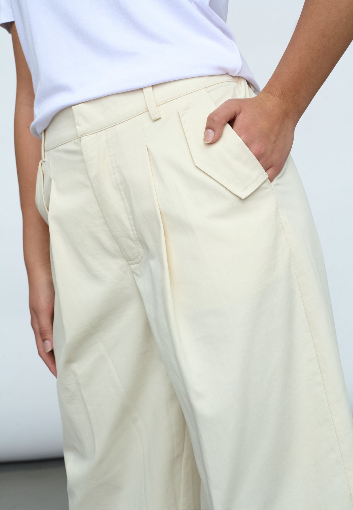 Edith Pant - Porcelain
