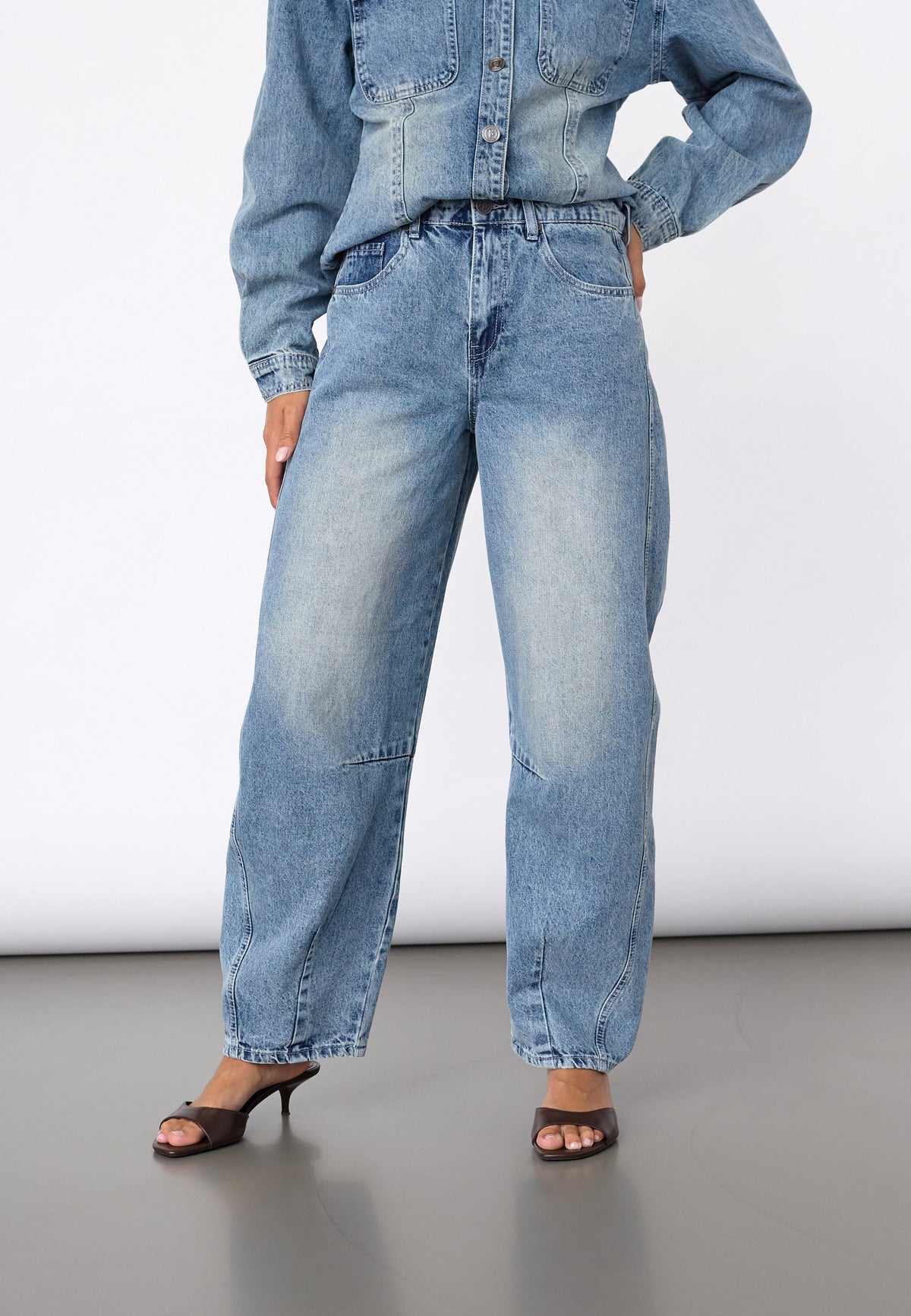Fiora Barrel Jeans - Vintage Denim