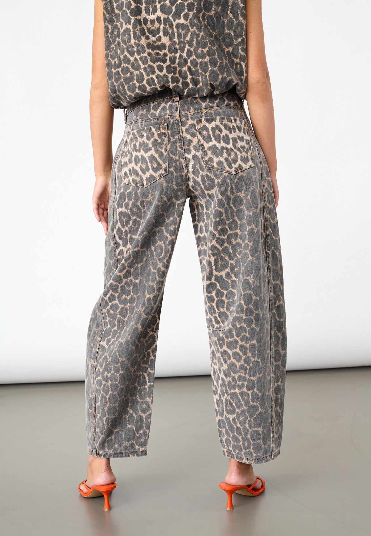 Fiora Barrel Jeans - Leo