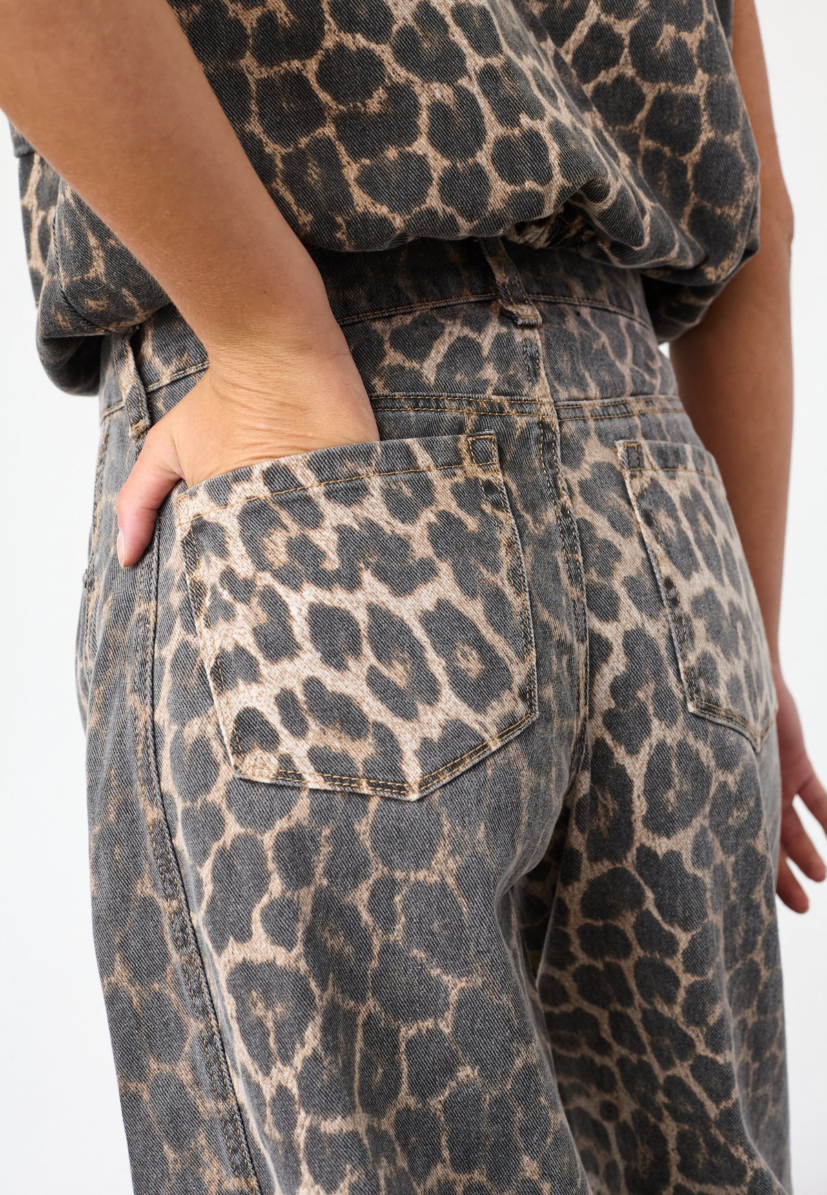 Fiora Barrel Jeans - Leo