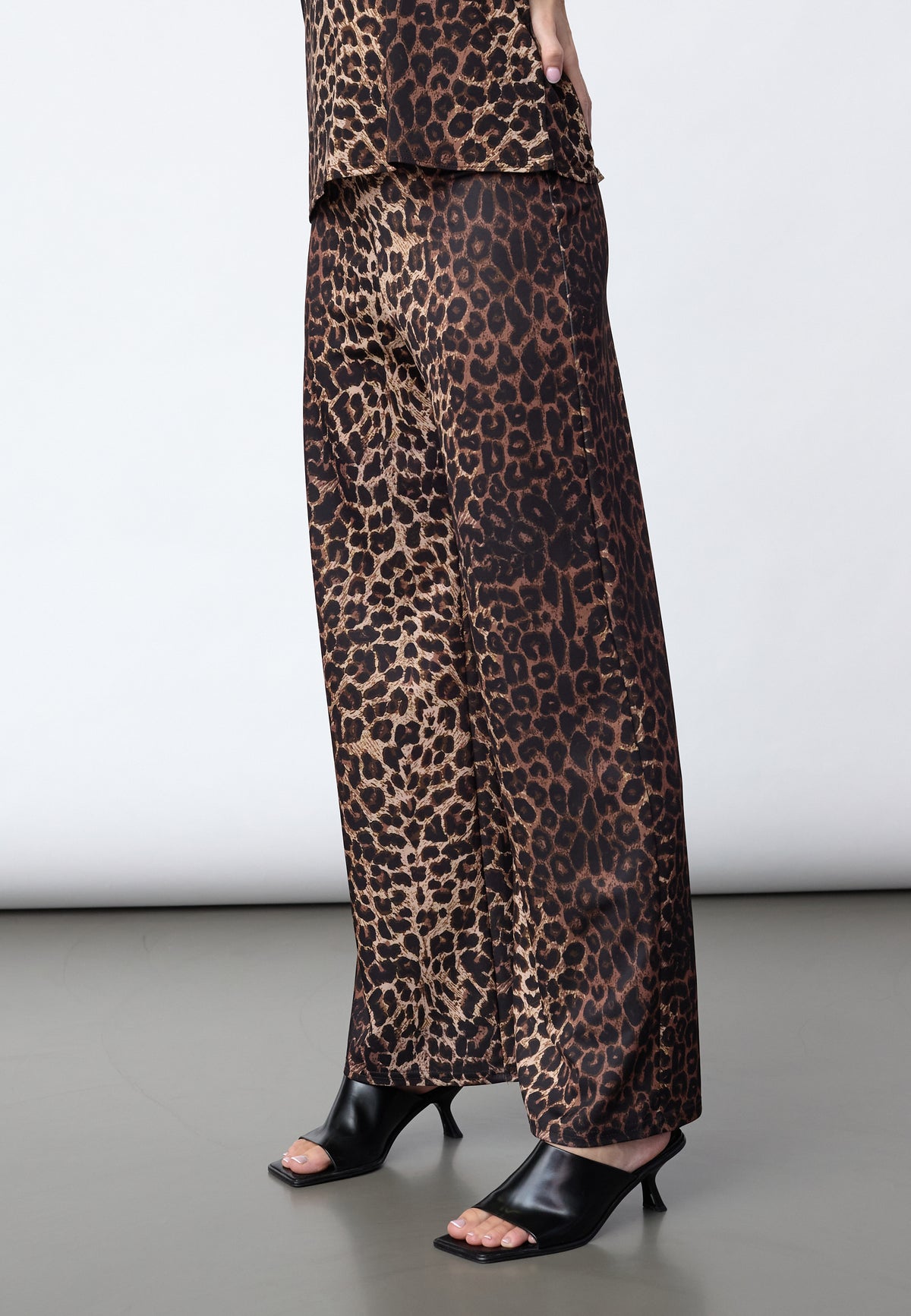 Glut Pant - Leo