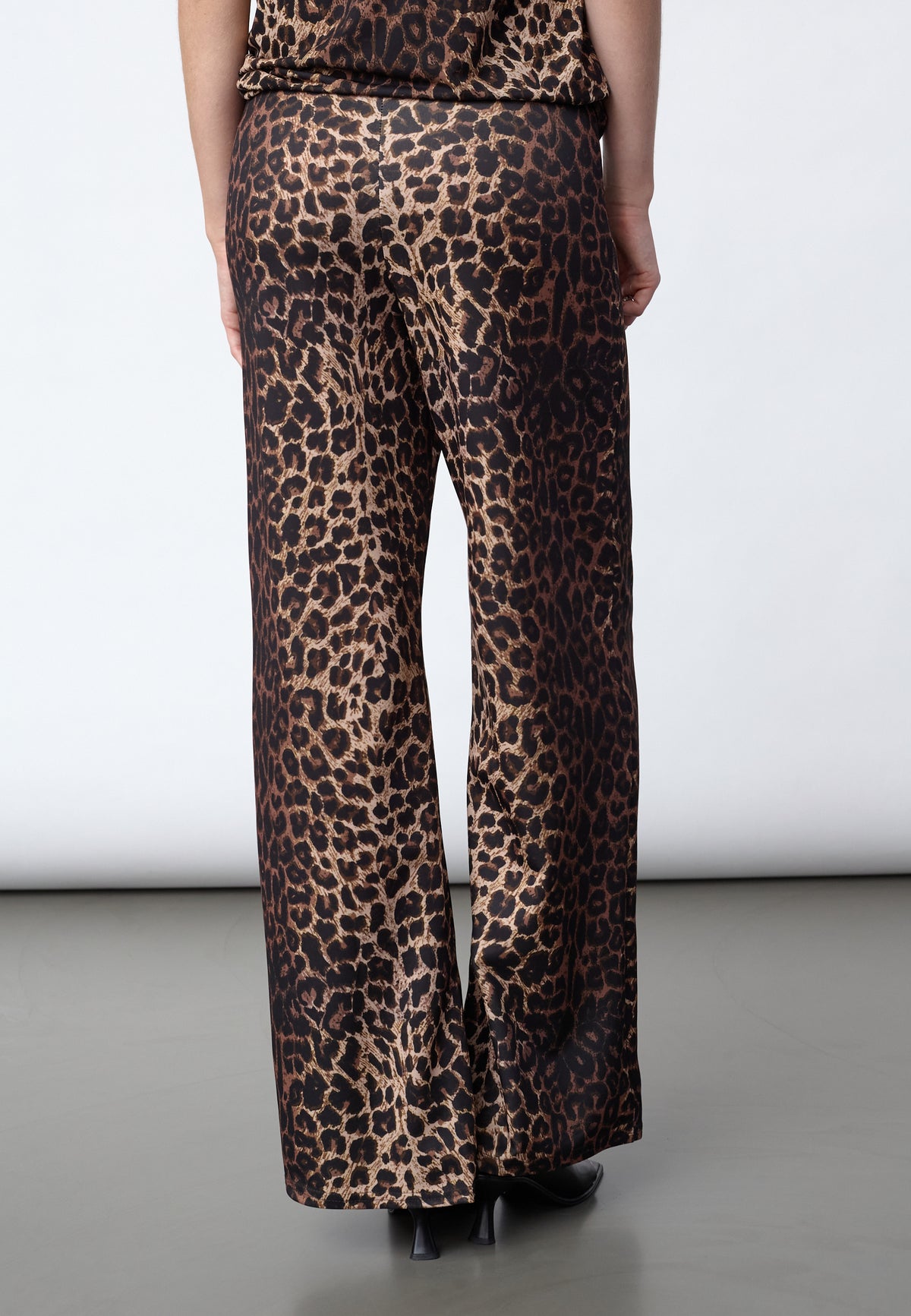 Glut Pant - Leo