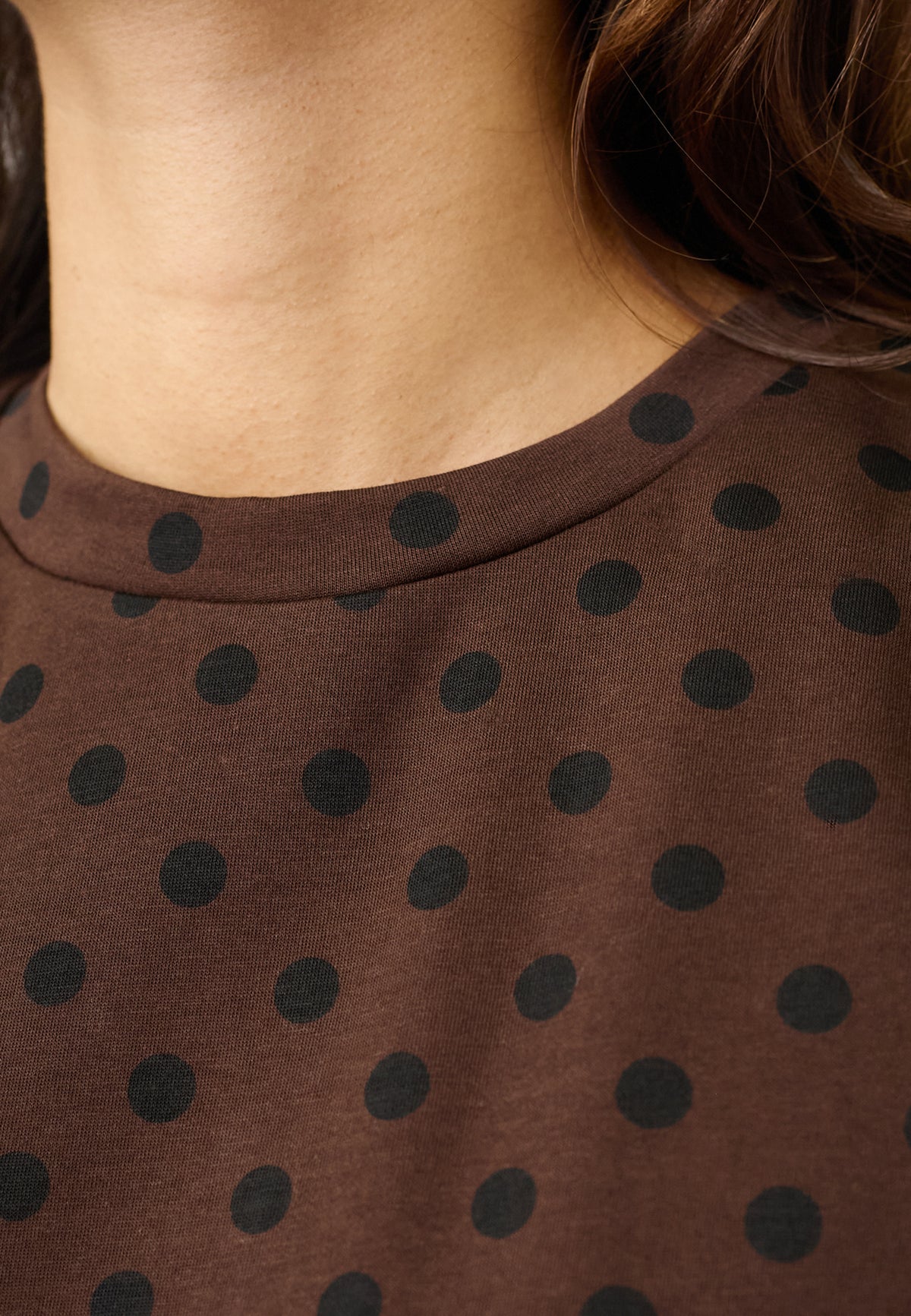 Veda T-shirt Top - Brown/Black Dot