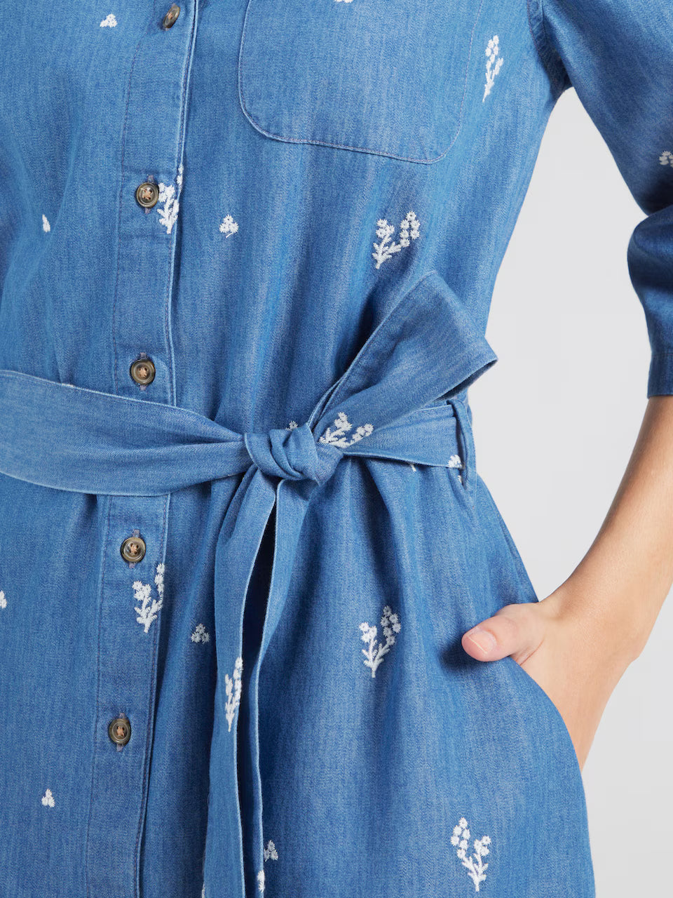 Kai Dress - Light Blue/Embrodery