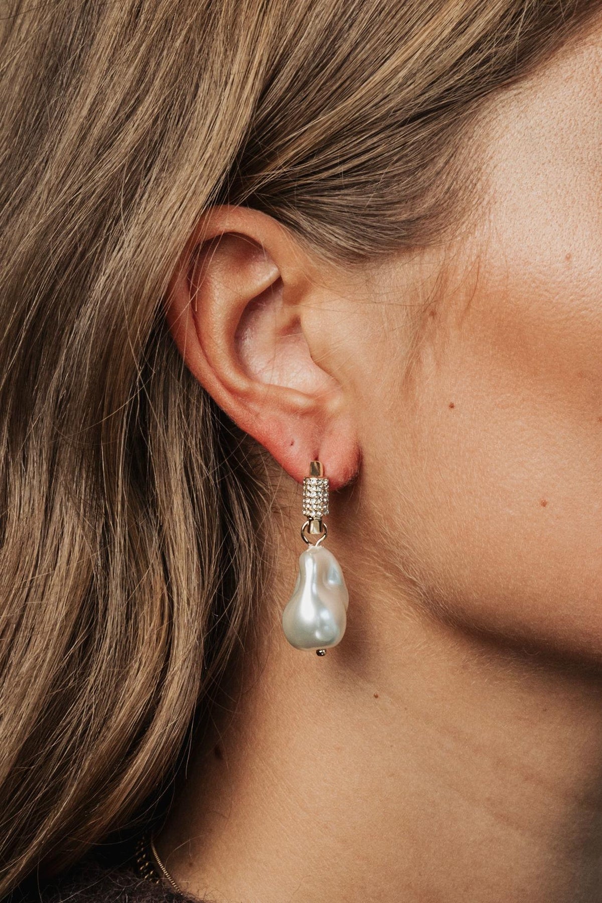 Pearl Square Earrings - White