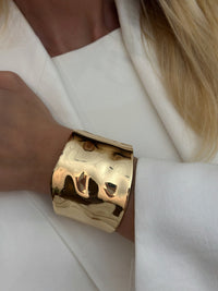 Bold Bracelet - Gold