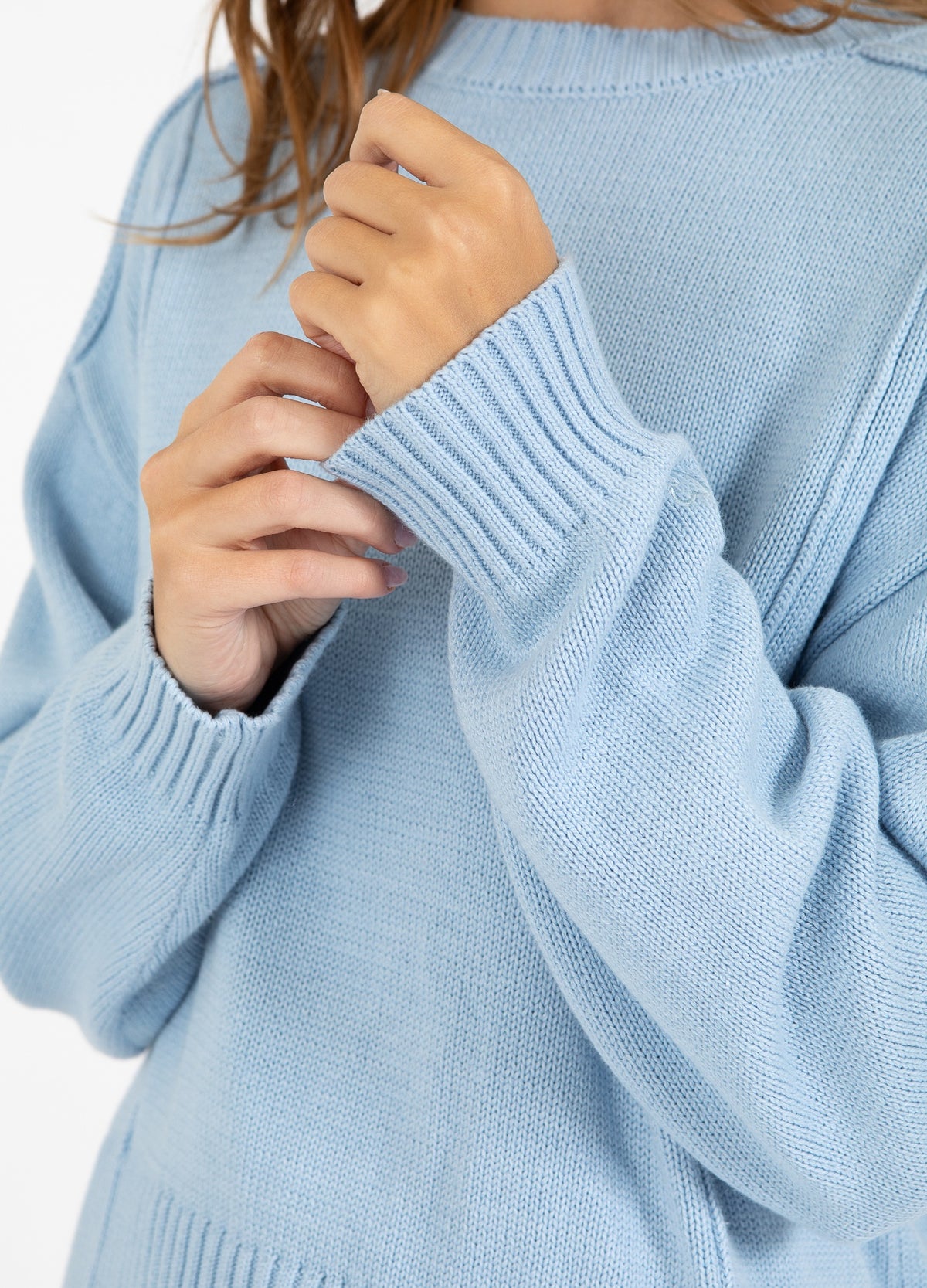 Avery O-neck Sweater