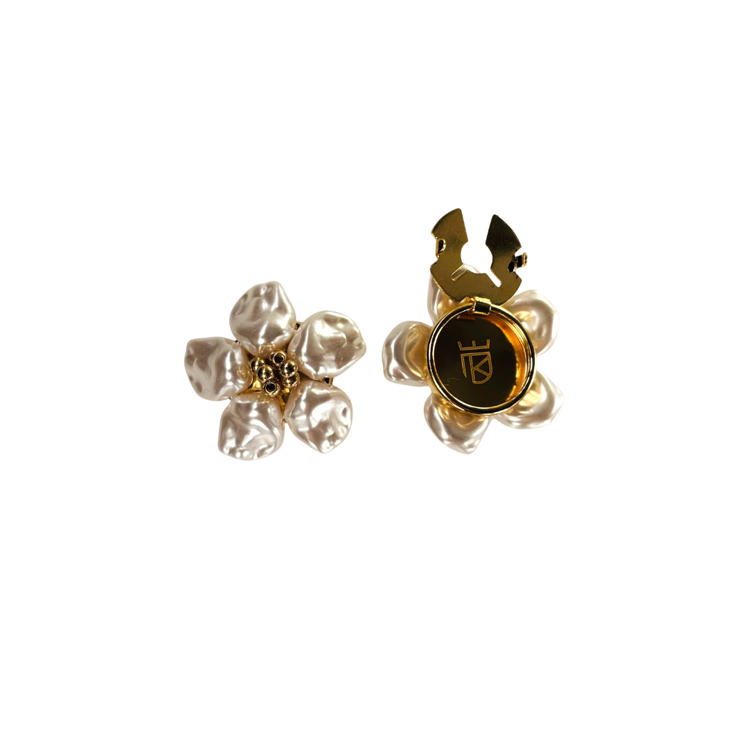 Knappbrosch - White Flower