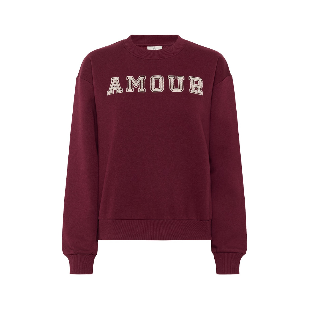 Elanora Sweat